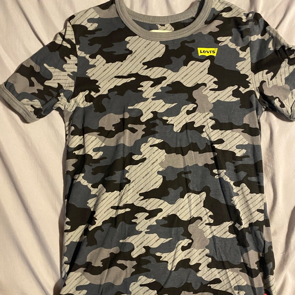 Boy’s Size XL Levi’s Camo Tee